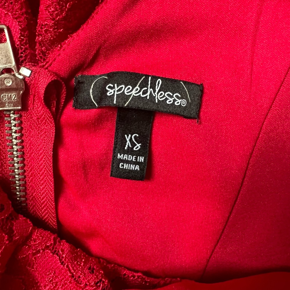 Speechless red lace dress, excellent condition, size xs - Picture 3 of 4